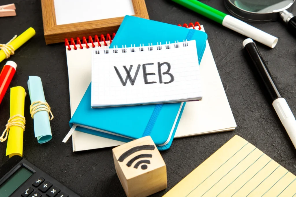 Jak si udělat vlastní web: Domény, hosting a výběr správné platformy